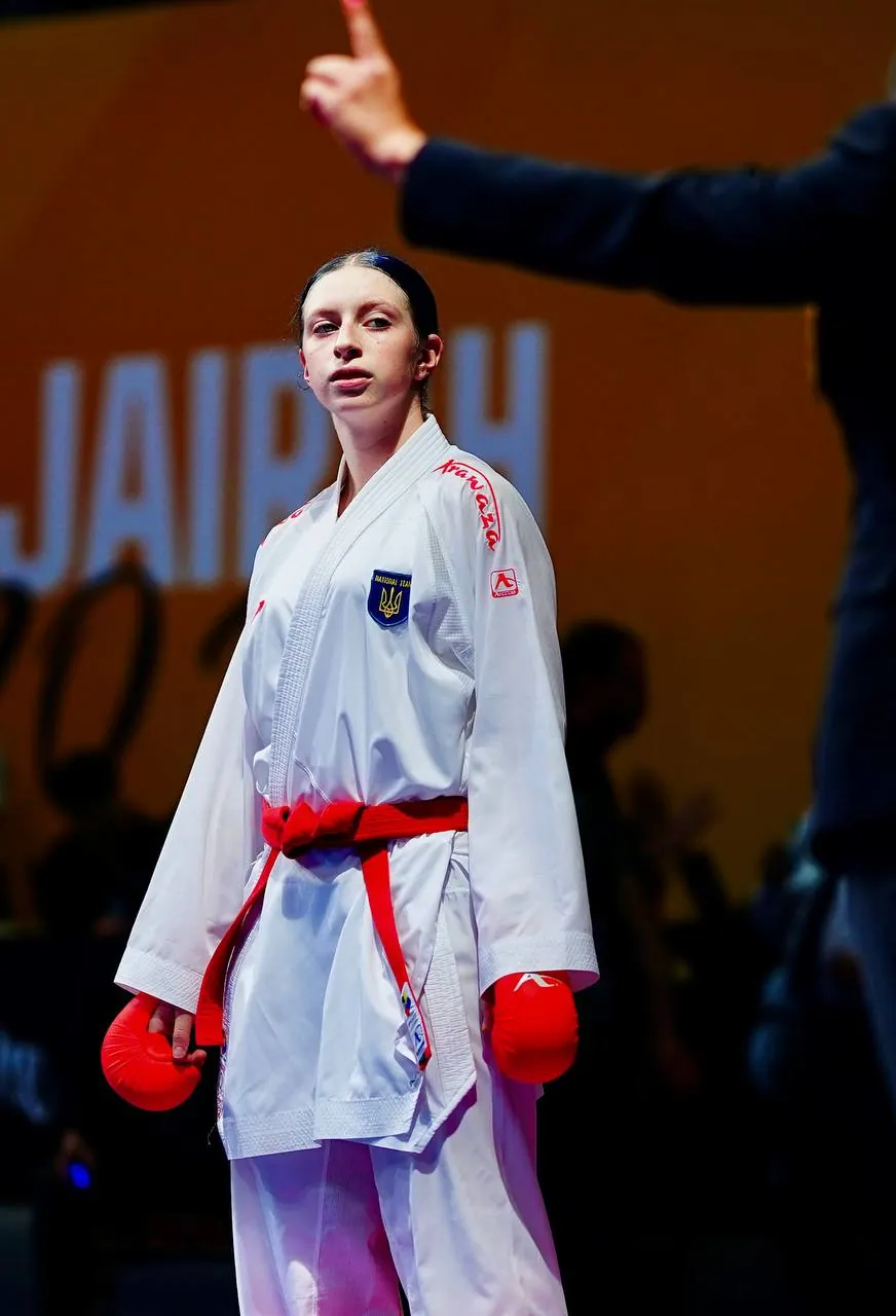 Kumite: the referee awards a point
