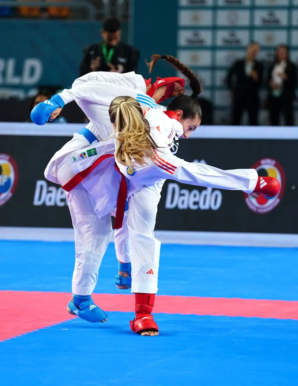 Kumite: a clinch